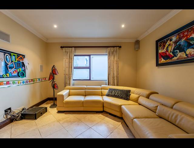 5 BEDROOM HOUSE FOR SALE IN BROADACRES
